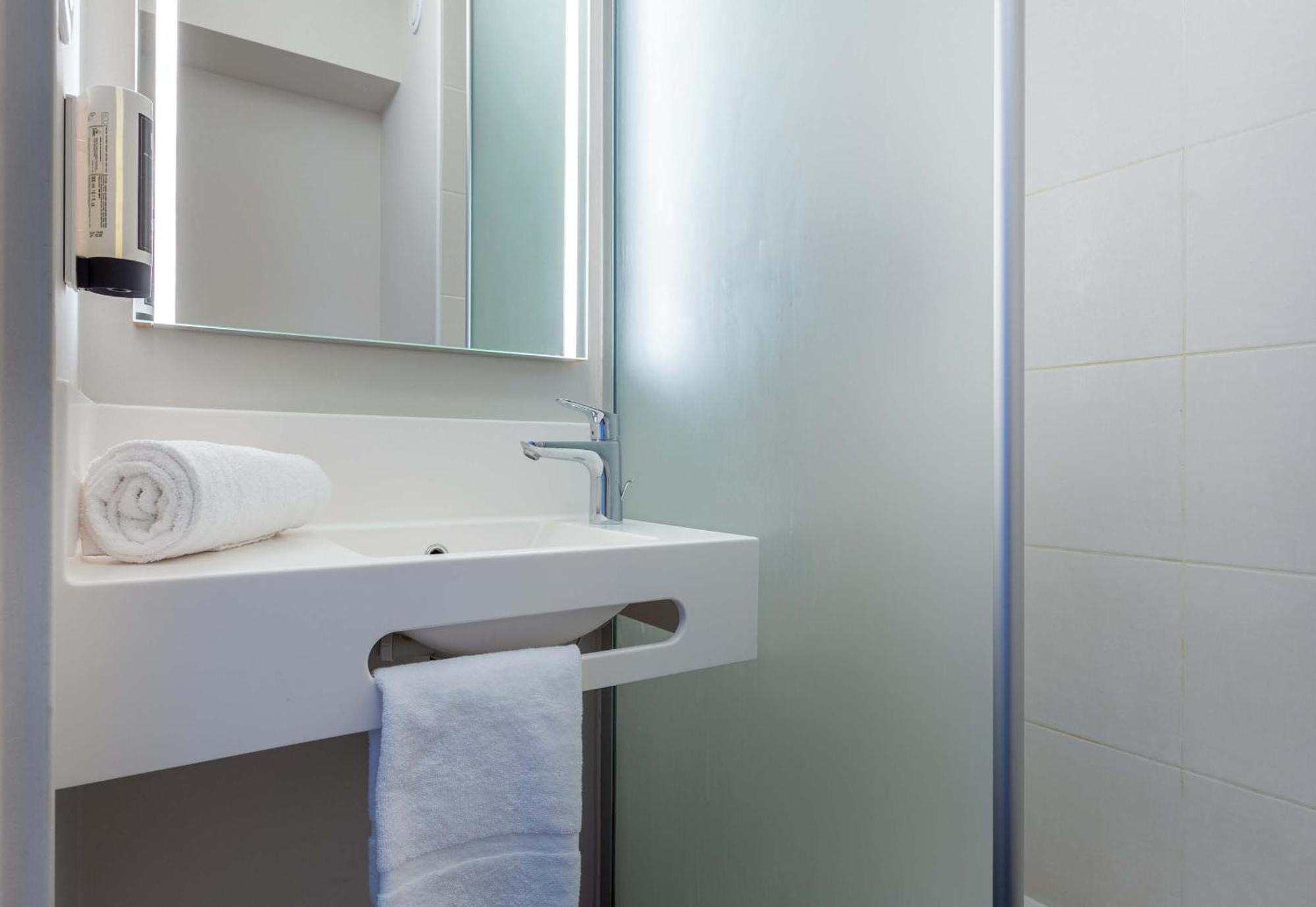 B&B Hotel Chartres Oceane Eksteriør billede